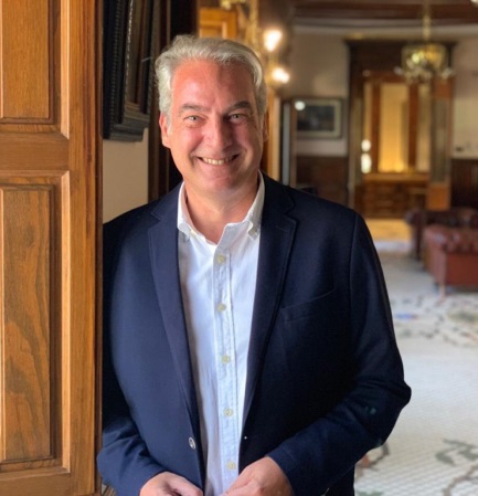 El Ayuntamiento aprueba la convocatoria de Becas a Madres Jvenes Estudiantes que, en esta edicin, eleva la cuanta por hijo o hija menor, a un total de 650 euros